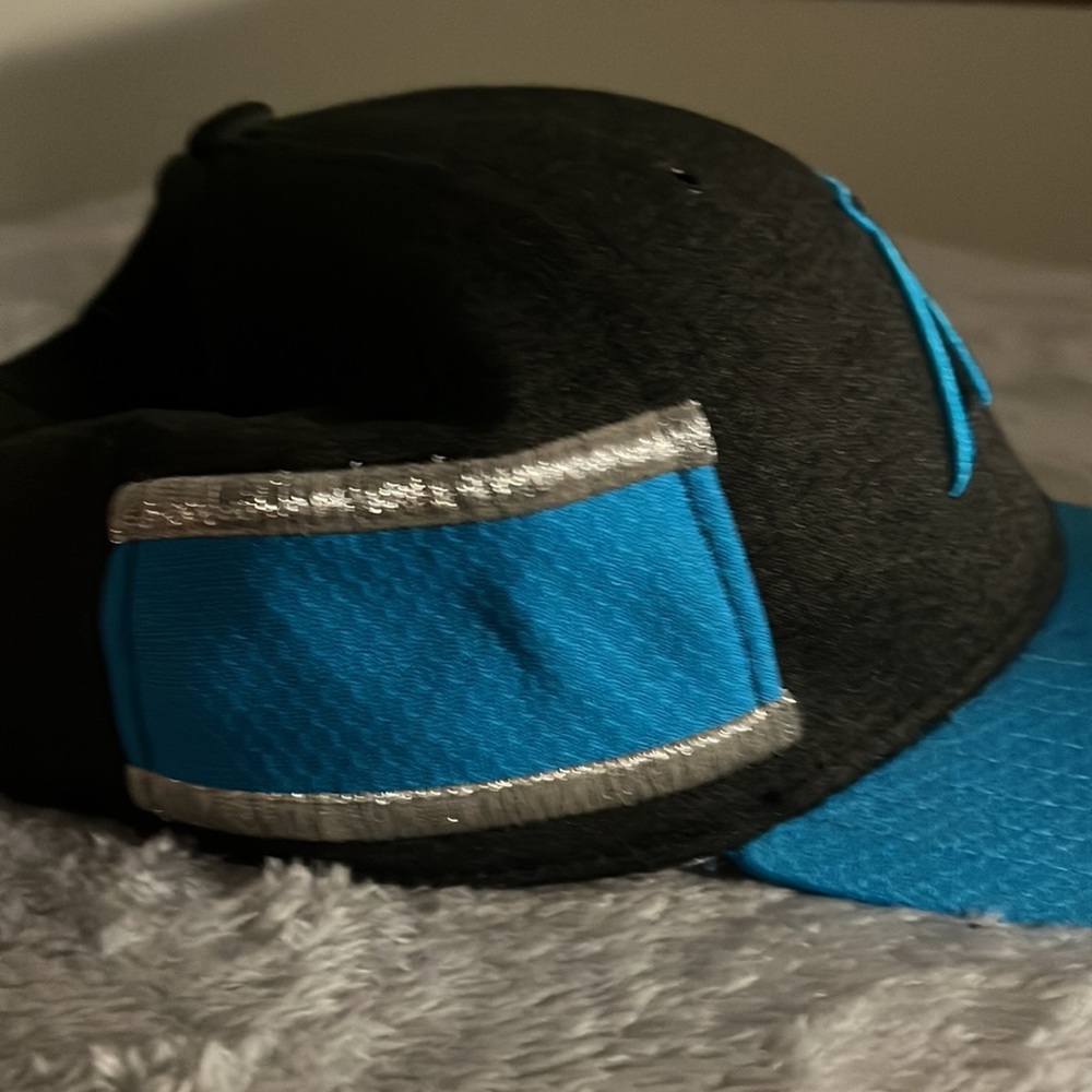 Carolina Panthers hat - Picture 4 of 4